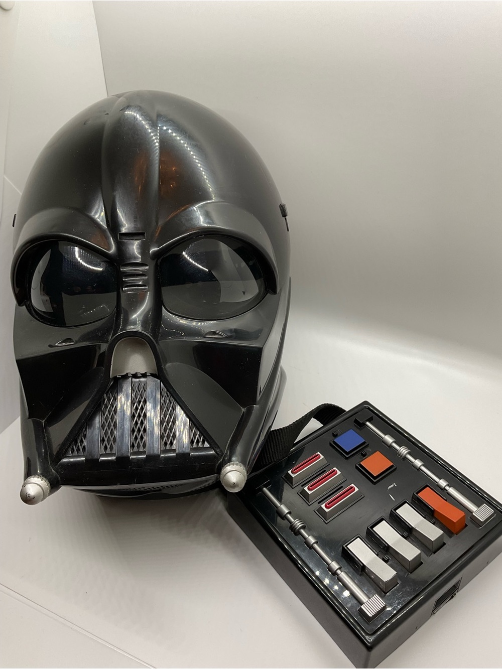 2004 Hasbro Star Wars Darth Vader Helmet Working Control Panel Voice Changer - Picture 5 of 10